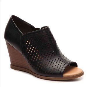 Dr. Scholl’s wedge heel. Brand new